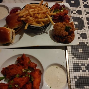 Sugar Factory Foxwoods - Sampler appetizer top and order of wings - American Near Me - Mashantucket, Connecticut Sugar Factory Foxwoods - Sampler appetizer top and order of wings - American Near Me - Mashantucket, Connecticut