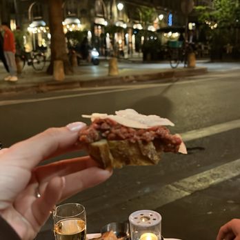 Les Éditeurs - Steak tartare - French Near Me - Paris, 75 Les Éditeurs - Steak tartare - French Near Me - Paris, 75