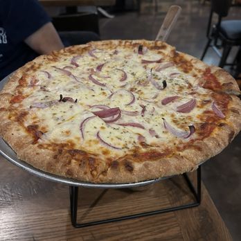 Up North Ale House - Pizza - Pubs Near Me - Naperville, Illinois