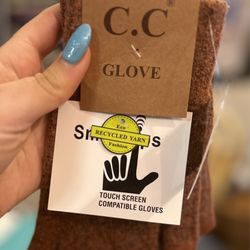 Stone Birch Boutique - CC Touch Screen Ribbed Gloves in Clay for my daughter! Big on her, but she loved them and they kept her cozy during the holiday event!