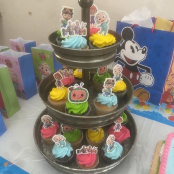 Vons - I had the cupcake toppers, but the colors were perfect! - Grocery Near Me - Orange, California