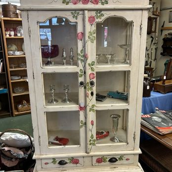 West End Antiques - Antiques Near Me - Knoxville, Tennessee West End Antiques - Antiques Near Me - Knoxville, Tennessee