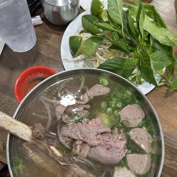 Ba Le Restaurant - Vietnamese Near Me - Arlington, Texas