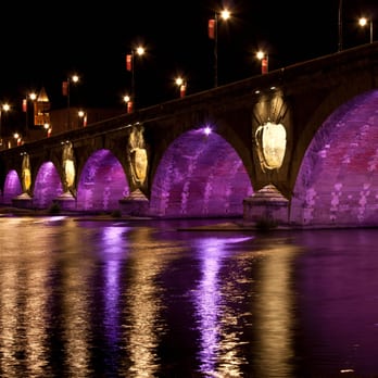 Le Pont Neuf - Le pont change de couleur donc. - Landmarks & Historical Buildings Near Me Le Pont Neuf - Le pont change de couleur donc. - Landmarks & Historical Buildings Near Me