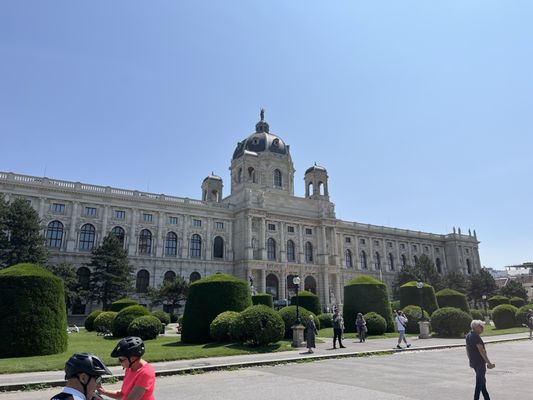 Maria-Theresien-Platz by null