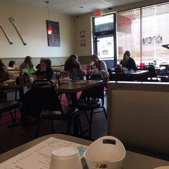Le Andos Cafe - Small but cozy and clean - Salad Near Me - Macomb, Michigan