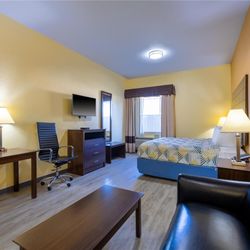 Days Inn & Suites by Wyndham Pasadena - Studio Suites Pasadena TX One King Bed