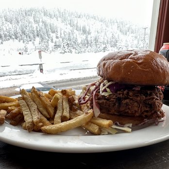 RMU Truckee - Chicken sandwich - Bars Near Me - Truckee, California