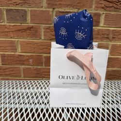Olive & Loom - What a great present-packing job they've done here!