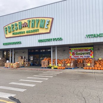 Fresh Thyme Market - the front of the store - Farmers Market Near Me - Chicago, Illinois
