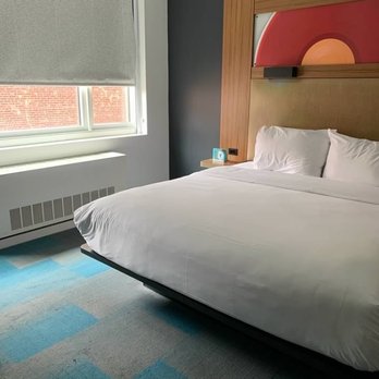 Aloft by Marriott Harlem - Regular king room - Hotels Near Me - New York, New York