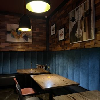 44 & King - Inside dining - Pubs Near Me - Myrtle Beach, South Carolina