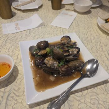 Saigon Kitchen - Basil clams - Vietnamese Near Me - San Jose, California Saigon Kitchen - Basil clams - Vietnamese Near Me - San Jose, California