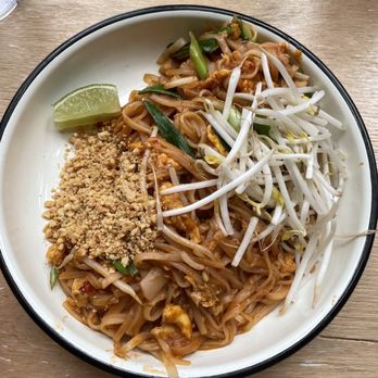Gai Noi - Pad Thai - Desserts Near Me - Minneapolis, Minnesota Gai Noi - Pad Thai - Desserts Near Me - Minneapolis, Minnesota