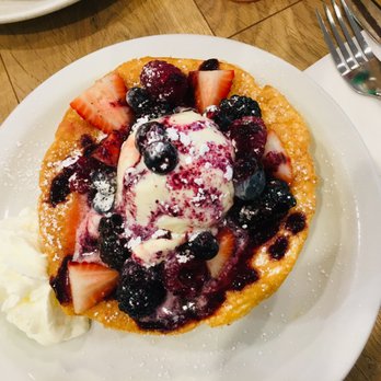 Aloha Kitchen - Berry Souffle Pancake - Breakfast & Brunch Near Me - Honolulu, Hawaii Aloha Kitchen - Berry Souffle Pancake - Breakfast & Brunch Near Me - Honolulu, Hawaii
