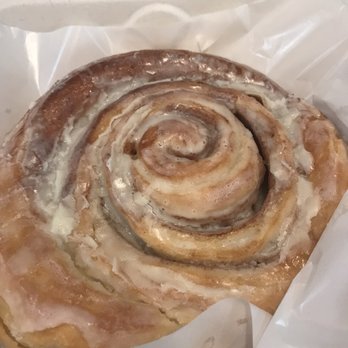 Papi’s Ohana - Amazing giant cinnamon bun - Pizza Near Me - Lahaina, Hawaii