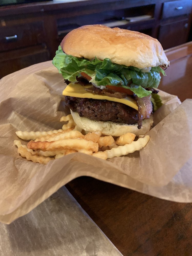 10 LA CORNER BAR Updated August 2024 13 Photos 195 N Main St