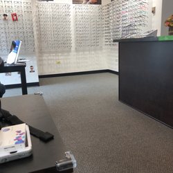 Rosin Eyecare - Oak Park - Clean facility