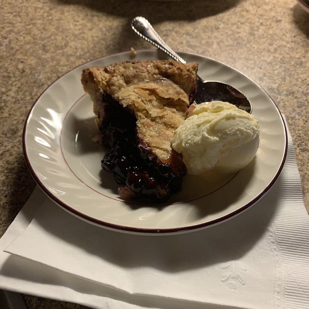 Berry Manor Inn - Blueberry pie - Hotels Near Me - Rockland, Maine Berry Manor Inn - Blueberry pie - Hotels Near Me - Rockland, Maine