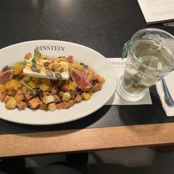 Einstein Kaffee & Rauchsalon - Pumpkin salad