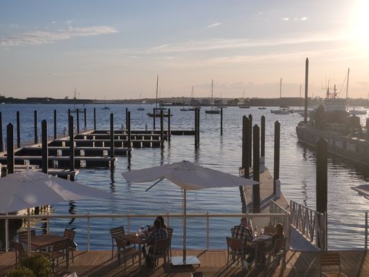 Forty 1° North by null