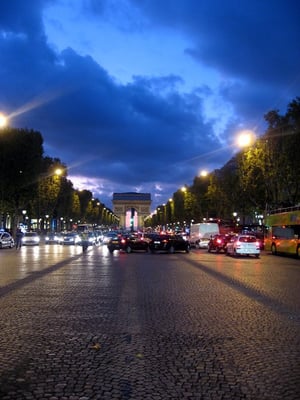 Arc de Triomphe by null