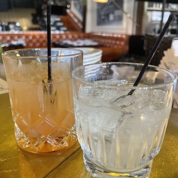Beau's Grillery - Whiskey Sour & Pineapple Doli - American Near Me - Bloomfield Hills, Michigan Beau's Grillery - Whiskey Sour & Pineapple Doli - American Near Me - Bloomfield Hills, Michigan