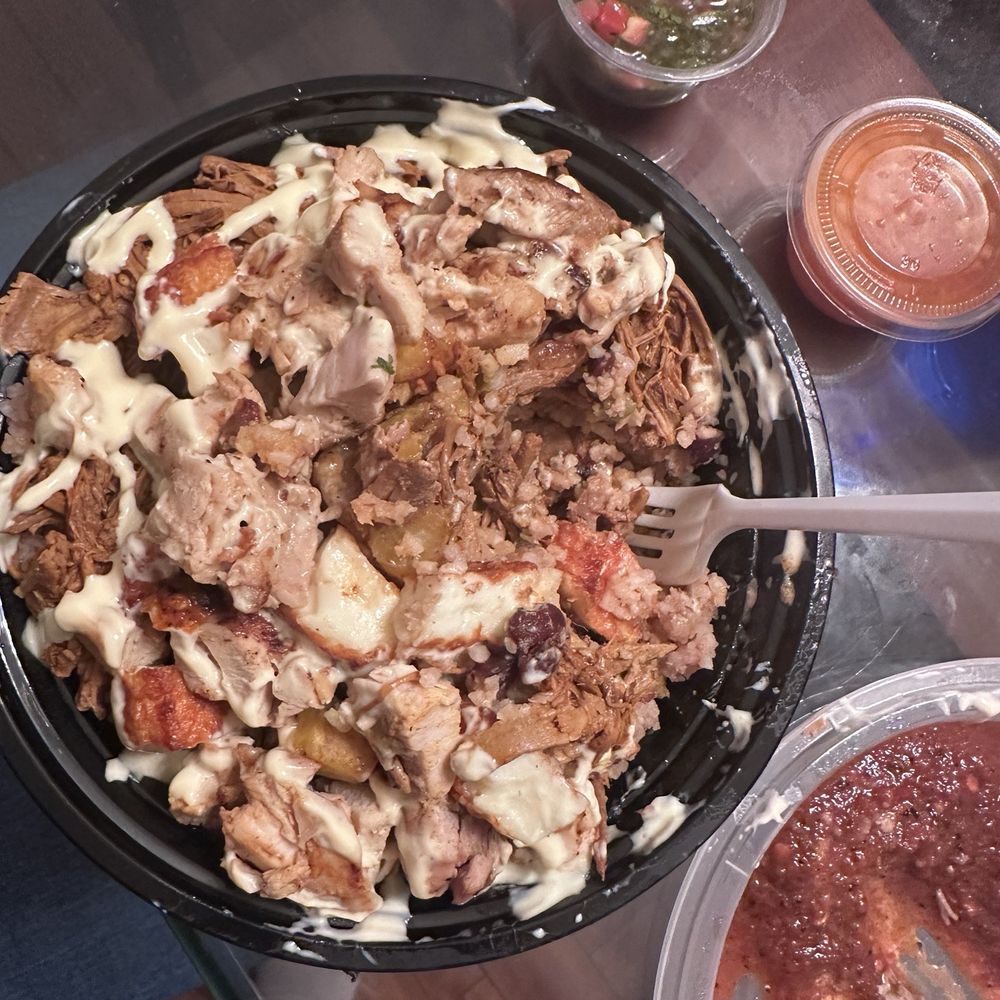 Mita’s Kitchen - Chicken and shredded beef bowl - Nicaraguan Near Me - Douglasville, Georgia Mita’s Kitchen - Chicken and shredded beef bowl - Nicaraguan Near Me - Douglasville, Georgia