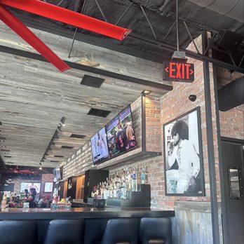 Finney's Crafthouse - Bar area - New American Near Me - Anaheim, California