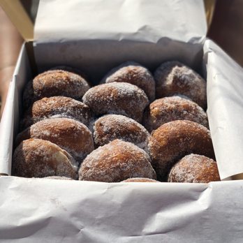 Leonard's Bakery - A dozen dank sugar covered malasadas - Bakeries Near Me - Honolulu, Hawaii Leonard's Bakery - A dozen dank sugar covered malasadas - Bakeries Near Me - Honolulu, Hawaii