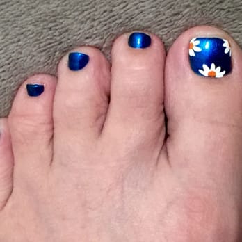 Bellacures Nail & Spa - Happy daisies. - Nail Salons Near Me - Tucson, Arizona