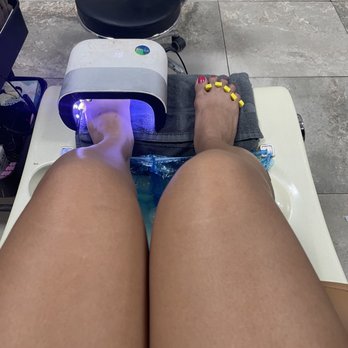 Bombshell Nail & Spa - Deluxe spa gel pedicure - Nail Salons Near Me - Las Vegas, Nevada