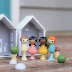 Monon Toys and Crafts - Clicques dolls