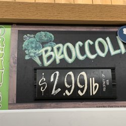 Sprouts Farmers Market - Organic broccoli
