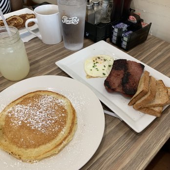 @ The Diner - Pancake and sausage - Breakfast & Brunch Near Me - Orlando, Florida @ The Diner - Pancake and sausage - Breakfast & Brunch Near Me - Orlando, Florida