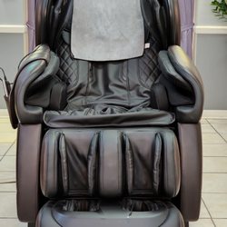 AA Nails and Spa - The massage chair