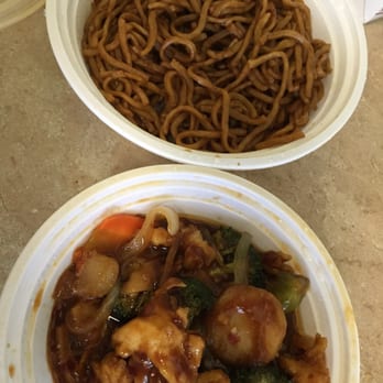 China Cafe - Plain lo mein and garlic chicken - Chinese Near Me - Louisville, Kentucky