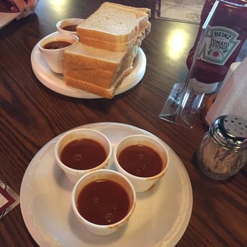 Dreamland BBQ - They bring this to the table without asking...   I don't get it - Barbeque Near Me - Mobile, Alabama