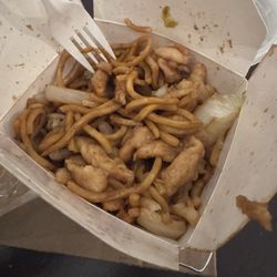 Chef Mei Chinese Restaurant - Chicken lo mein