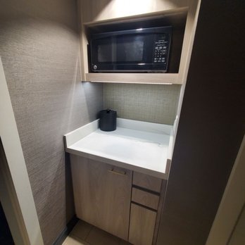 Hotel Amarano Burbank-Hollywood - Small fridge and microwave. - Hotels Near Me - Burbank, California