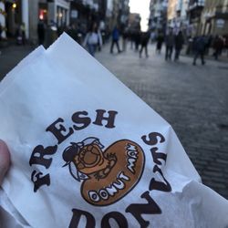 Dinky Donuts - Still hot even in the December weather.