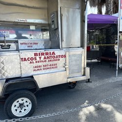 Antojitos Oaxaqueños y Poblanos - Food cart