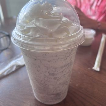 Shake Shack Orlando Premium Outlets - Food Court - Cookies and Cream Shake - Burgers Near Me - Orlando, Florida Shake Shack Orlando Premium Outlets - Food Court - Cookies and Cream Shake - Burgers Near Me - Orlando, Florida