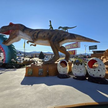 Fantasy Golf - Amusement Parks Near Me - Pigeon Forge, Tennessee