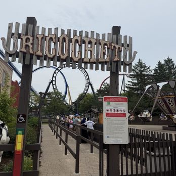 Six Flags Great America - Amusement Parks Near Me - Gurnee, Illinois Six Flags Great America - Amusement Parks Near Me - Gurnee, Illinois