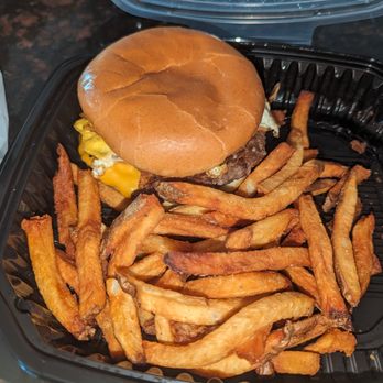 Omaha Tap House - Pepperwood - Hangover Burger - Bars Near Me - Omaha, Nebraska Omaha Tap House - Pepperwood - Hangover Burger - Bars Near Me - Omaha, Nebraska