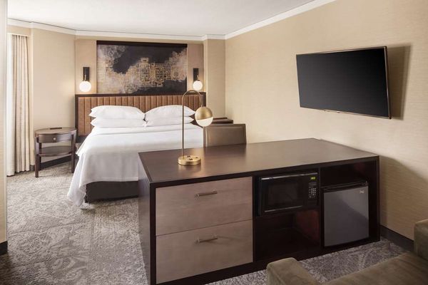 Embassy Suites by Hilton Tysons Corner by null