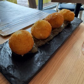 Barullo Taberna Española - Croquetas con queso de cabra - Spanish Near Me - San Juan, Puerto Rico