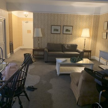 Roger Smith Hotel - Living room/dining room/entry - Hotels Near Me - New York, New York Roger Smith Hotel - Living room/dining room/entry - Hotels Near Me - New York, New York