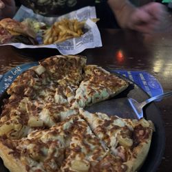 Bugsy's Irish Pub - Food